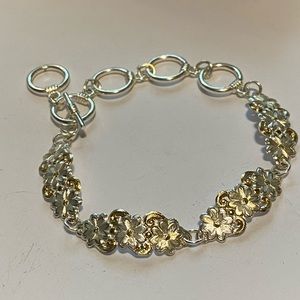 New in Box Montana Silversmiths flower bracelet